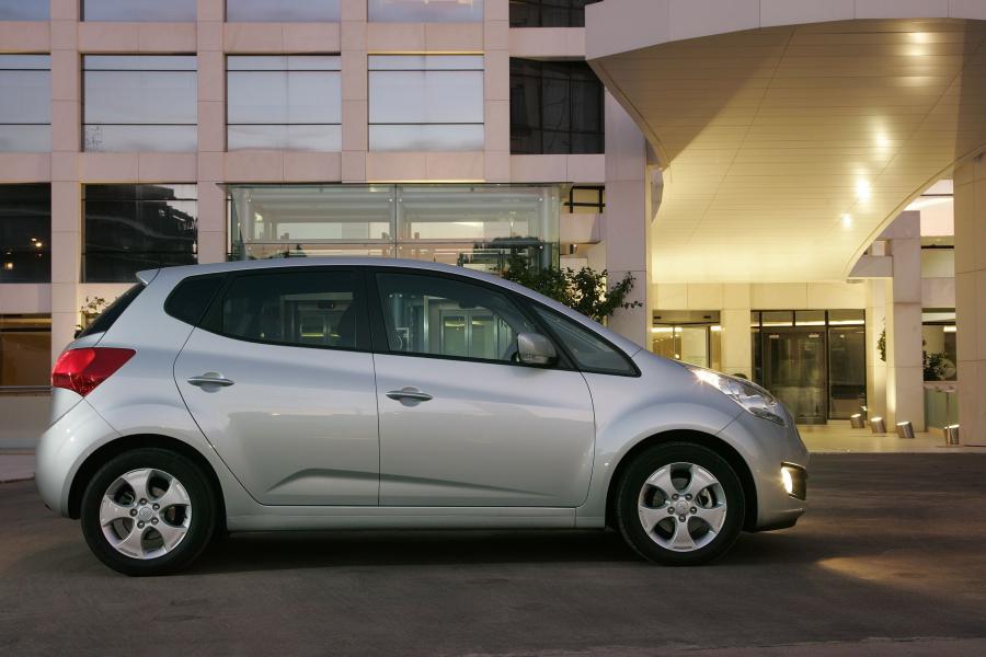  Kia Venga 2010 года  (фото 77 из 199)